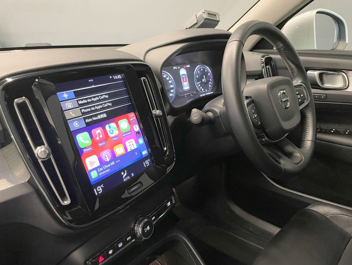 VOLVO XC40 T4 MOMENTUM - Image 5
