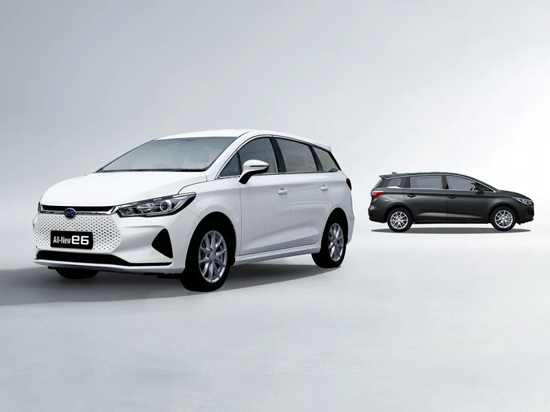byd-e6-black and white