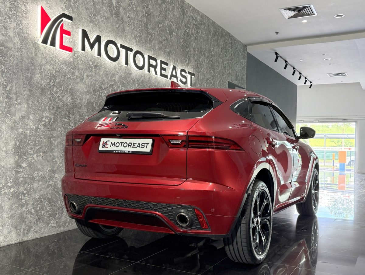 JAGUAR E-PACE 2.0P R- DYNAMIC PANORAMIC ROOF - Image 3