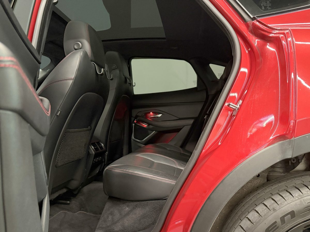 JAGUAR E-PACE 2.0P R- DYNAMIC PANORAMIC ROOF - Image 8