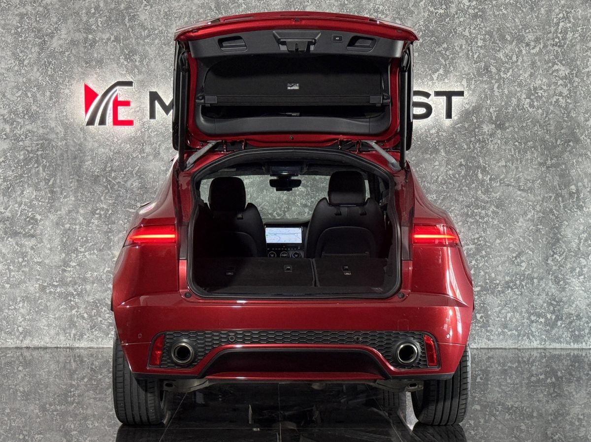 JAGUAR E-PACE 2.0P R- DYNAMIC PANORAMIC ROOF - Image 9