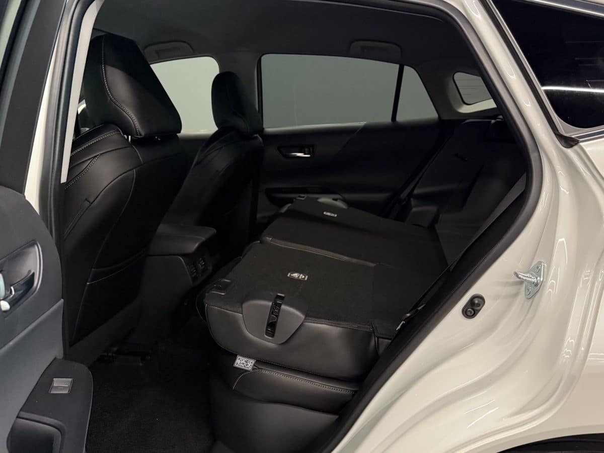 TOYOTA HARRIER 2.5 HYBRID S - Image 9