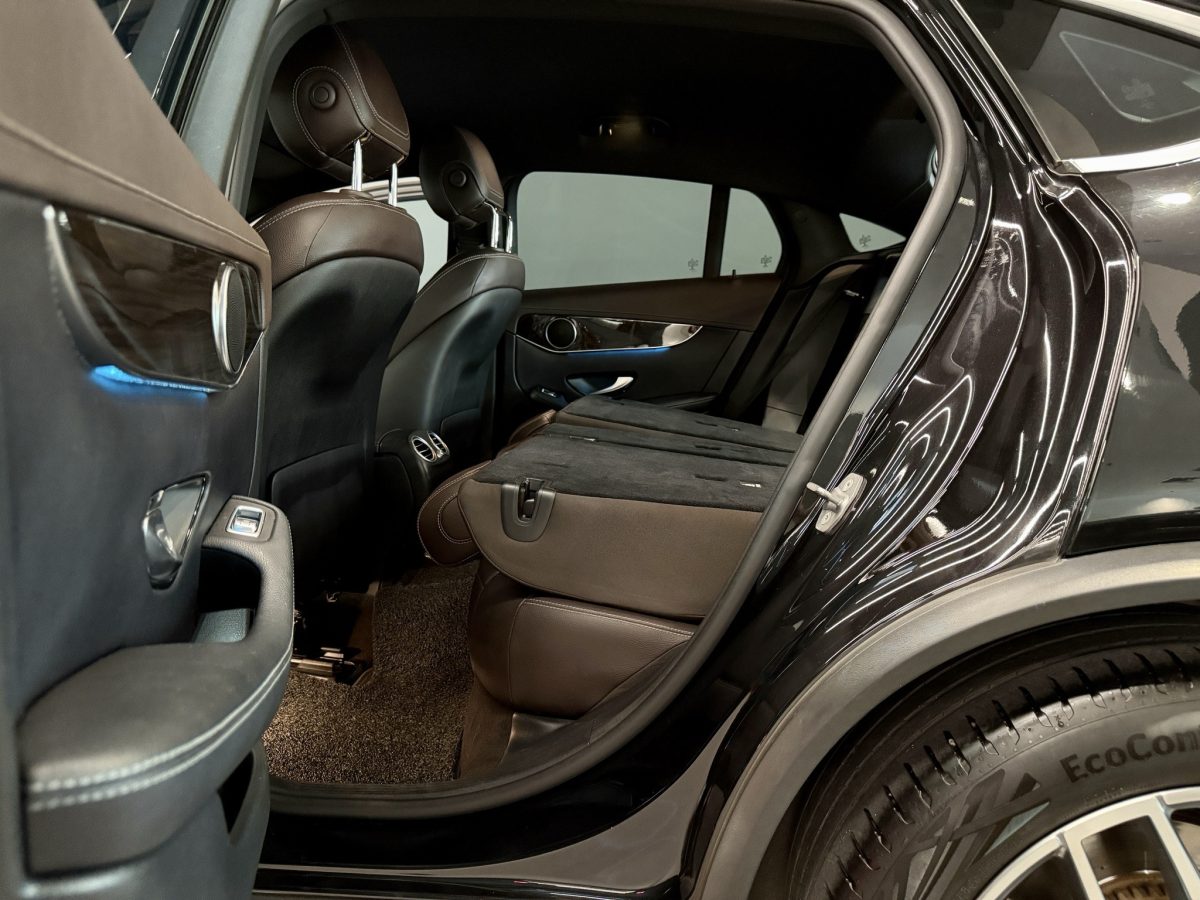 MERCEDES BENZ GLC250 4MATIC COUPE AMG LINE (R19 LED) - Image 7
