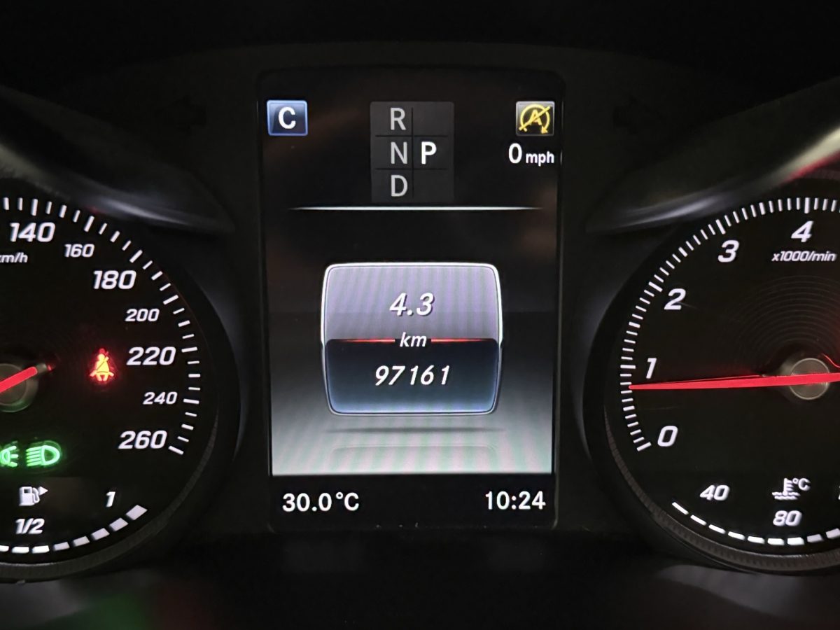 MERCEDES BENZ GLC250 4MATIC COUPE AMG LINE (R19 LED) - Image 9