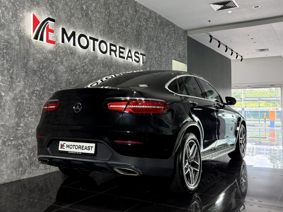 MERCEDES BENZ GLC250 4MATIC COUPE AMG LINE (R19 LED) - Image 3