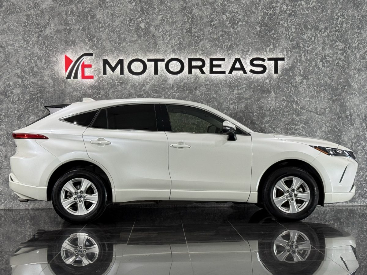 TOYOTA HARRIER 2.5 HYBRID S - Image 2