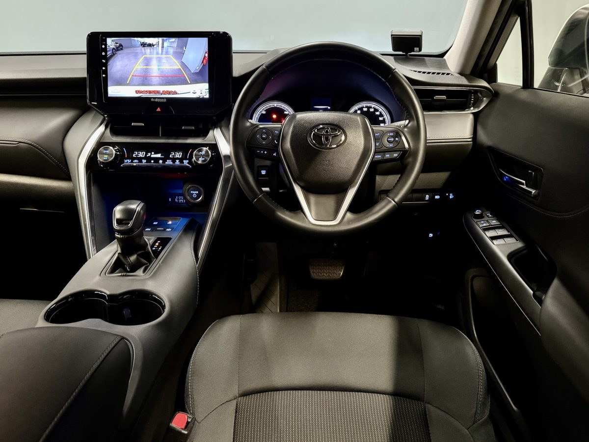 TOYOTA HARRIER 2.5 HYBRID S - Image 4