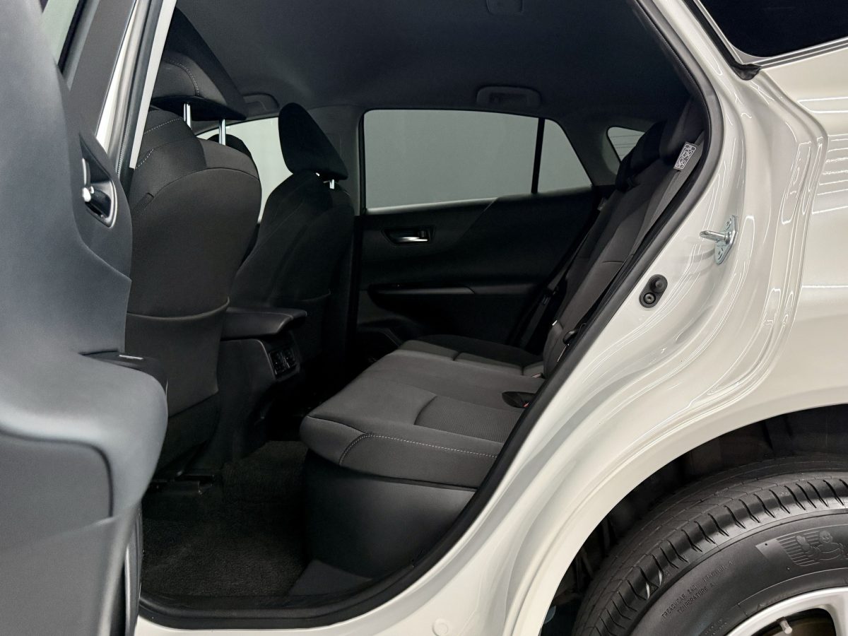 TOYOTA HARRIER 2.5 HYBRID S - Image 7