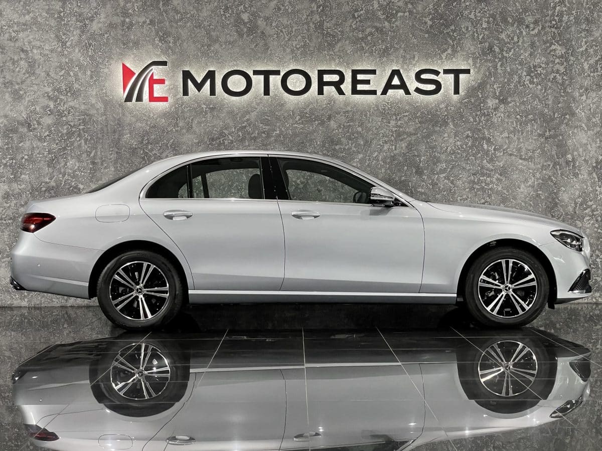 MERCEDES BENZ E200 SPORT M-HYBRID - Image 2