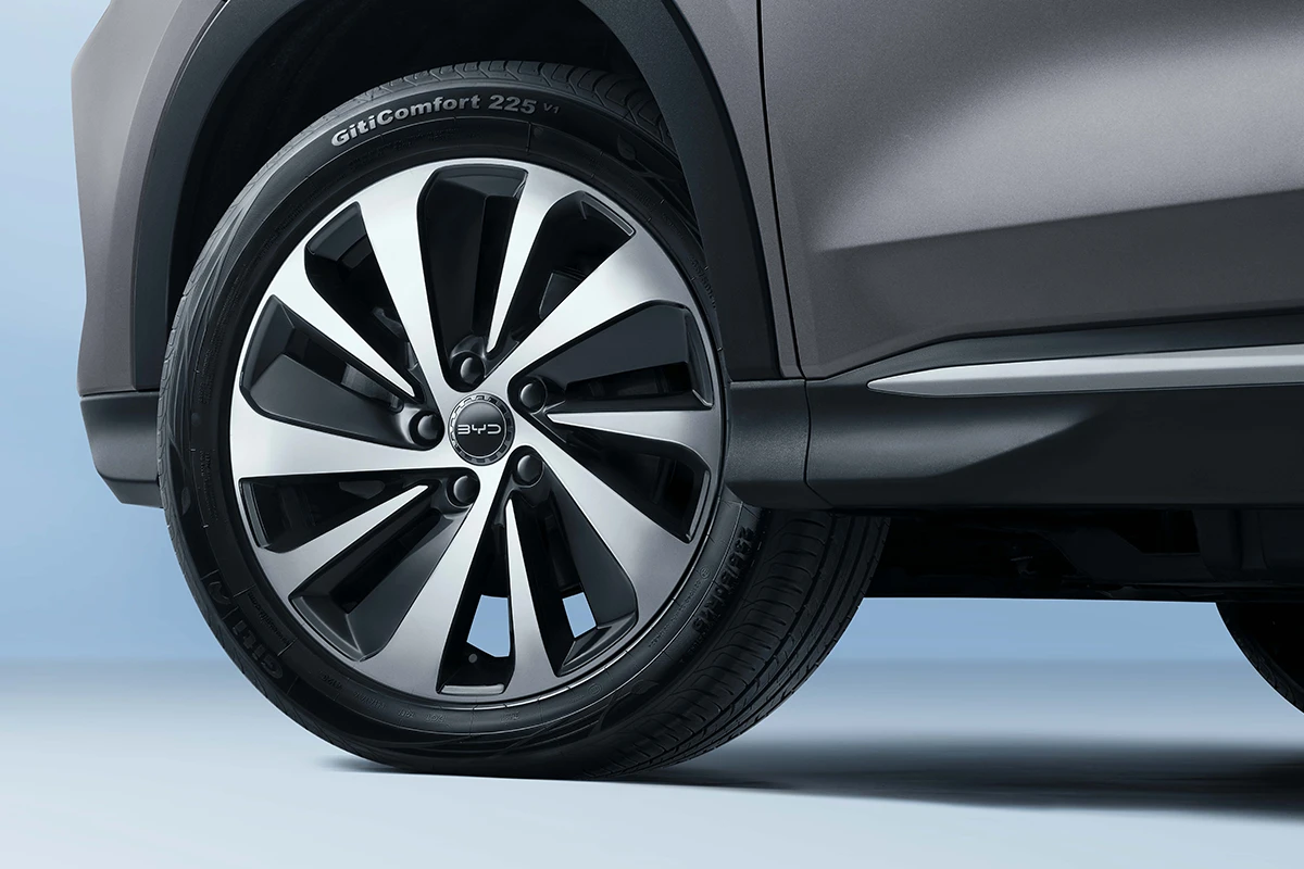 19-Inch Aero Alloy Wheels