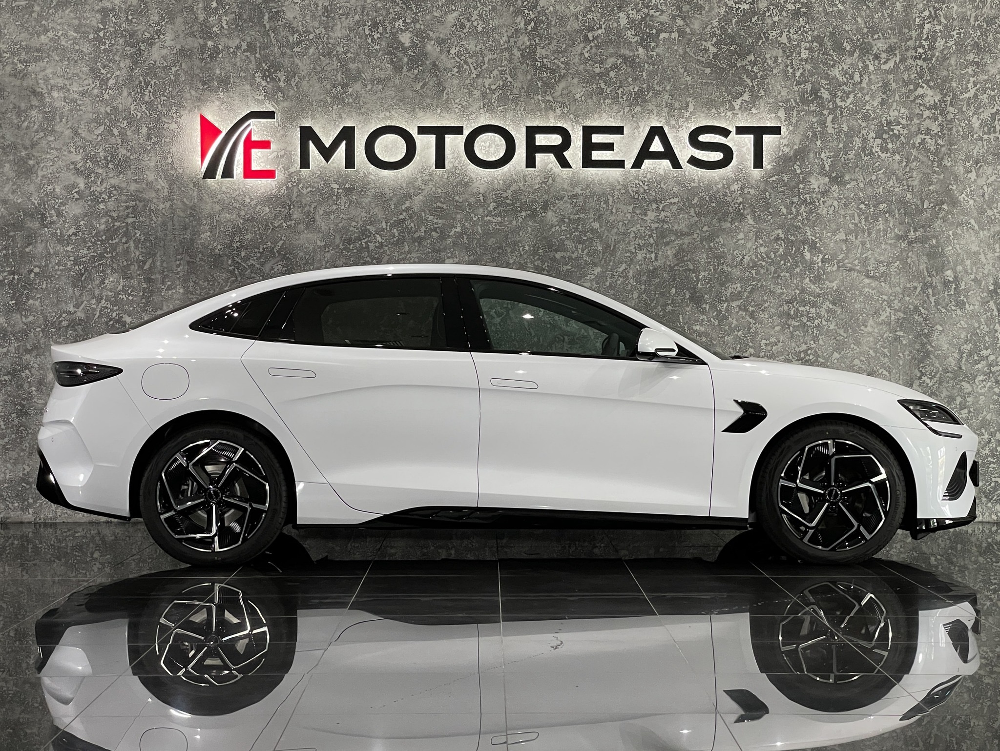 BYD SEAL PREMIUM - Image 2